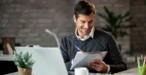 Entender a relação entre CLT e folha de pagamento é essencial para manter a conformidade com a legislação e evitar problemas.